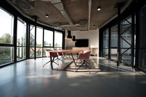 Offices shared space commercial buildings Portsmouth - Photo by Nastuh Abootalebi on Unsplash